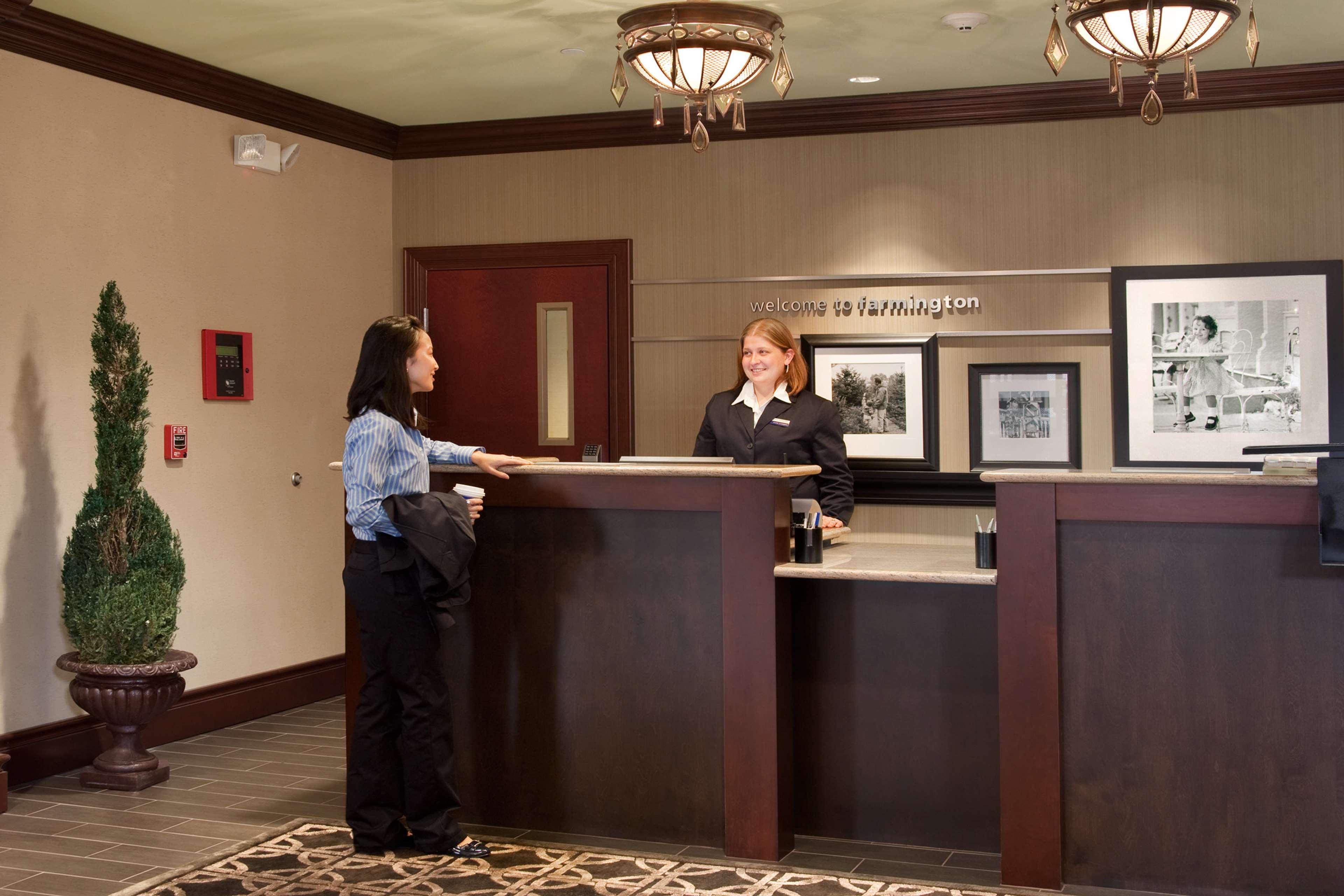 Hampton Inn And Suites Hartford/Farmington Exterior foto