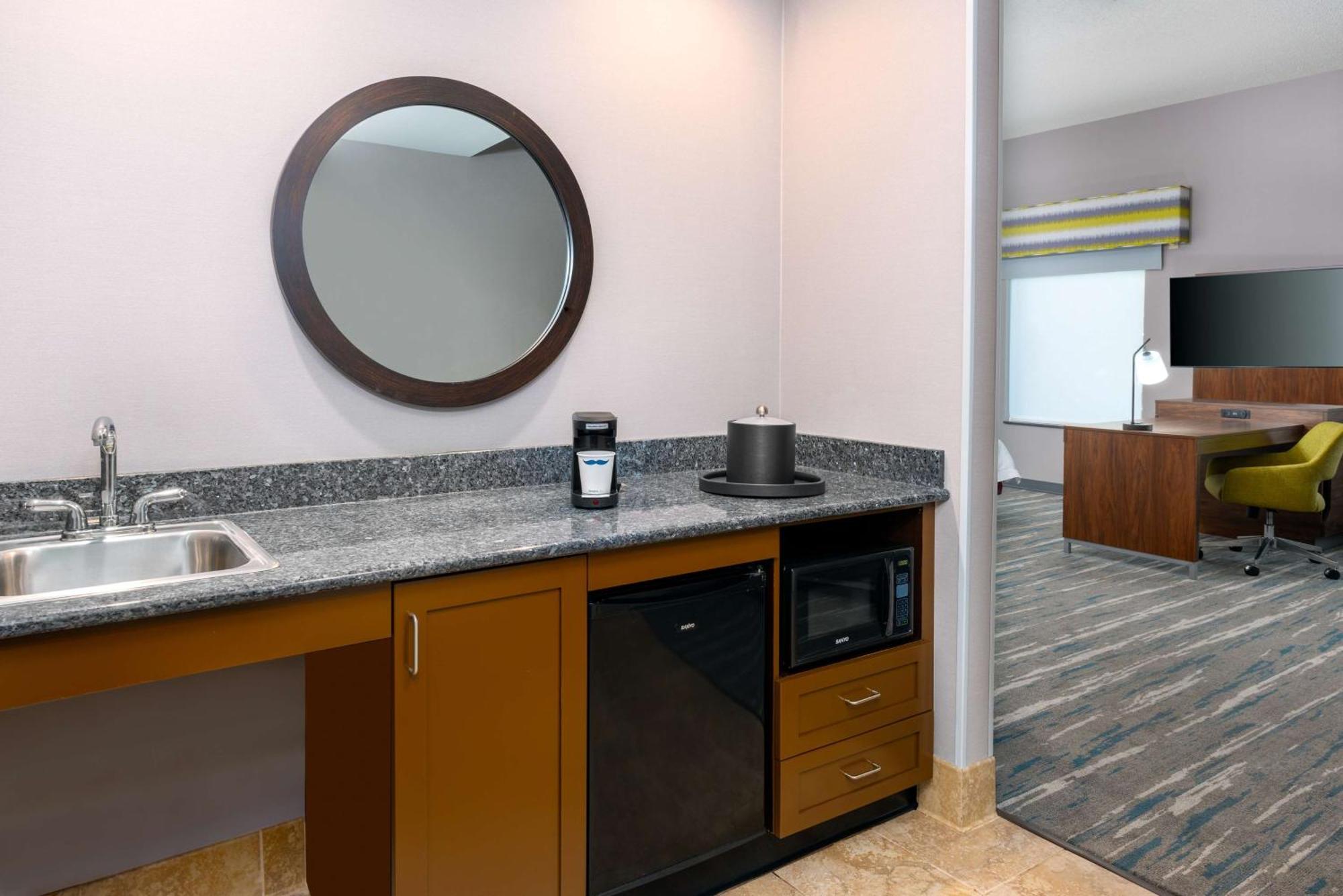 Hampton Inn And Suites Hartford/Farmington Exterior foto
